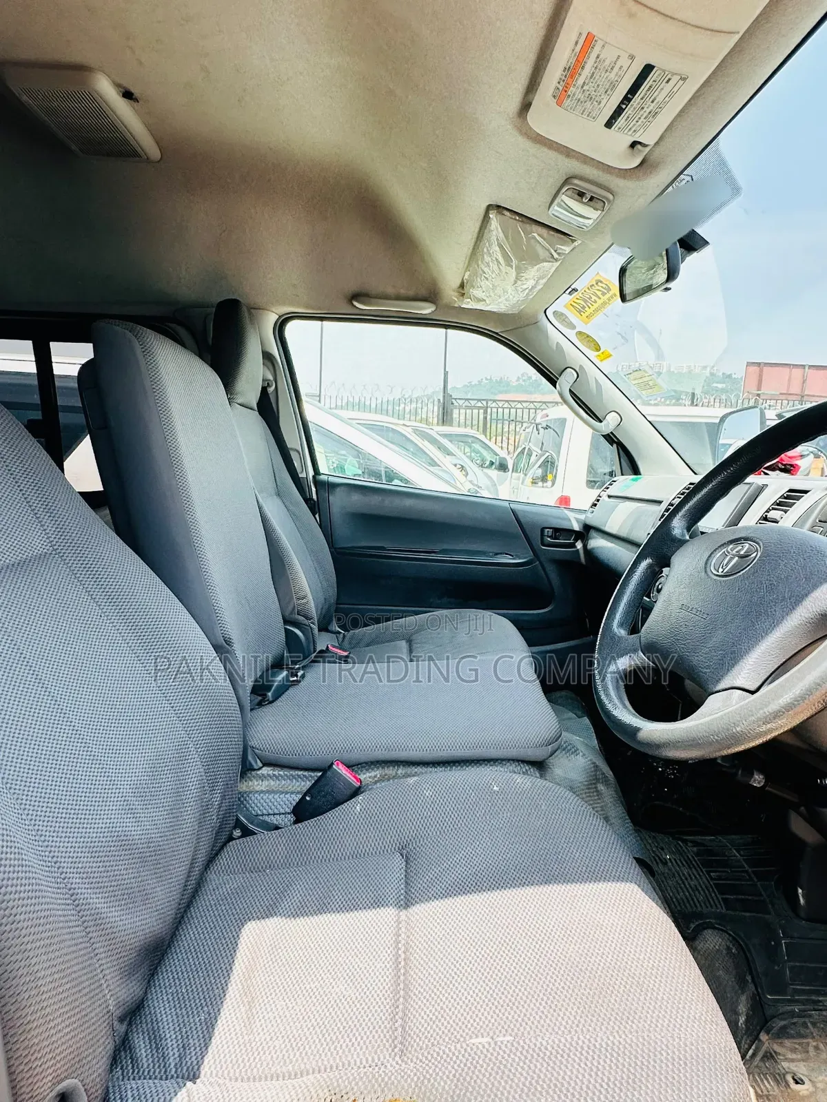 Toyota HiAce 2011 White