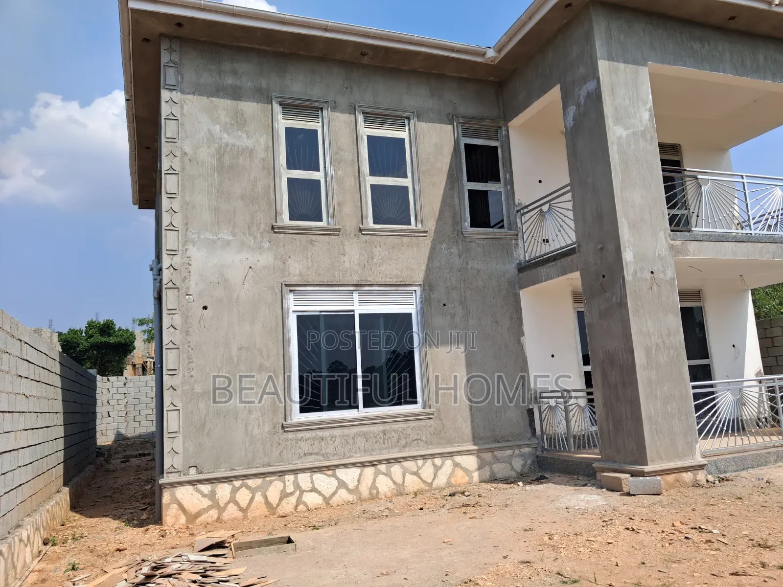 Furnished 4bdrm House in Kira for sale