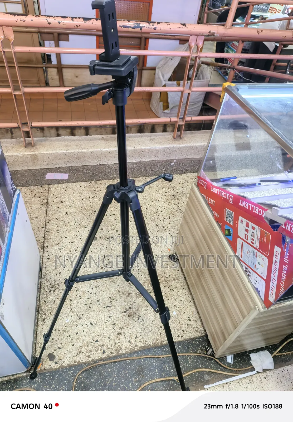 380A Professional Tripod Designed for DSLR Cameras and Mobile Phones.
