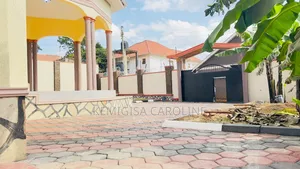 4bdrm Bungalow in Nakabugo, Wakiso / Wakiso for sale