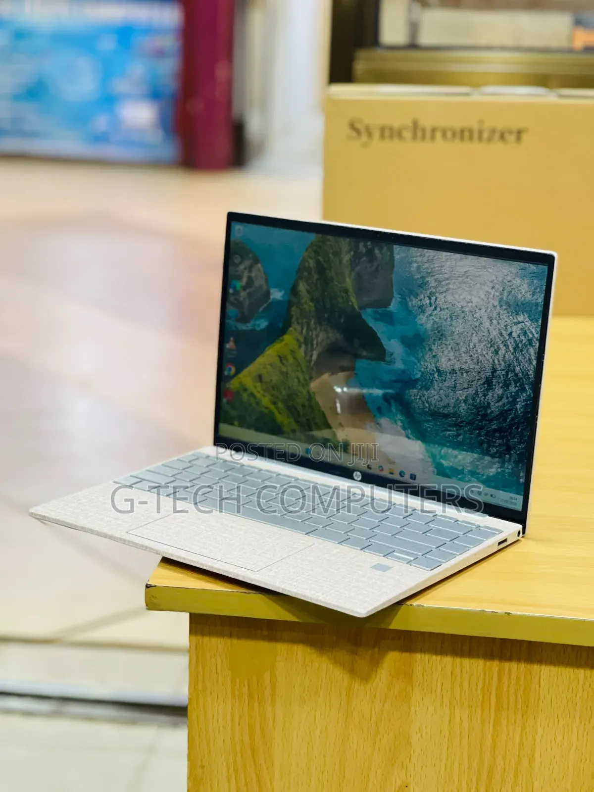 New Laptop HP Pavilion 13 16GB AMD Ryzen 5 SSD 512GB