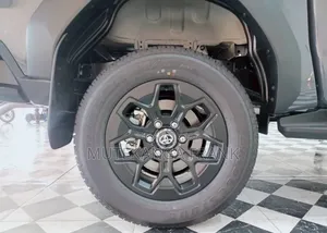 New Toyota Hilux 2025 Gray