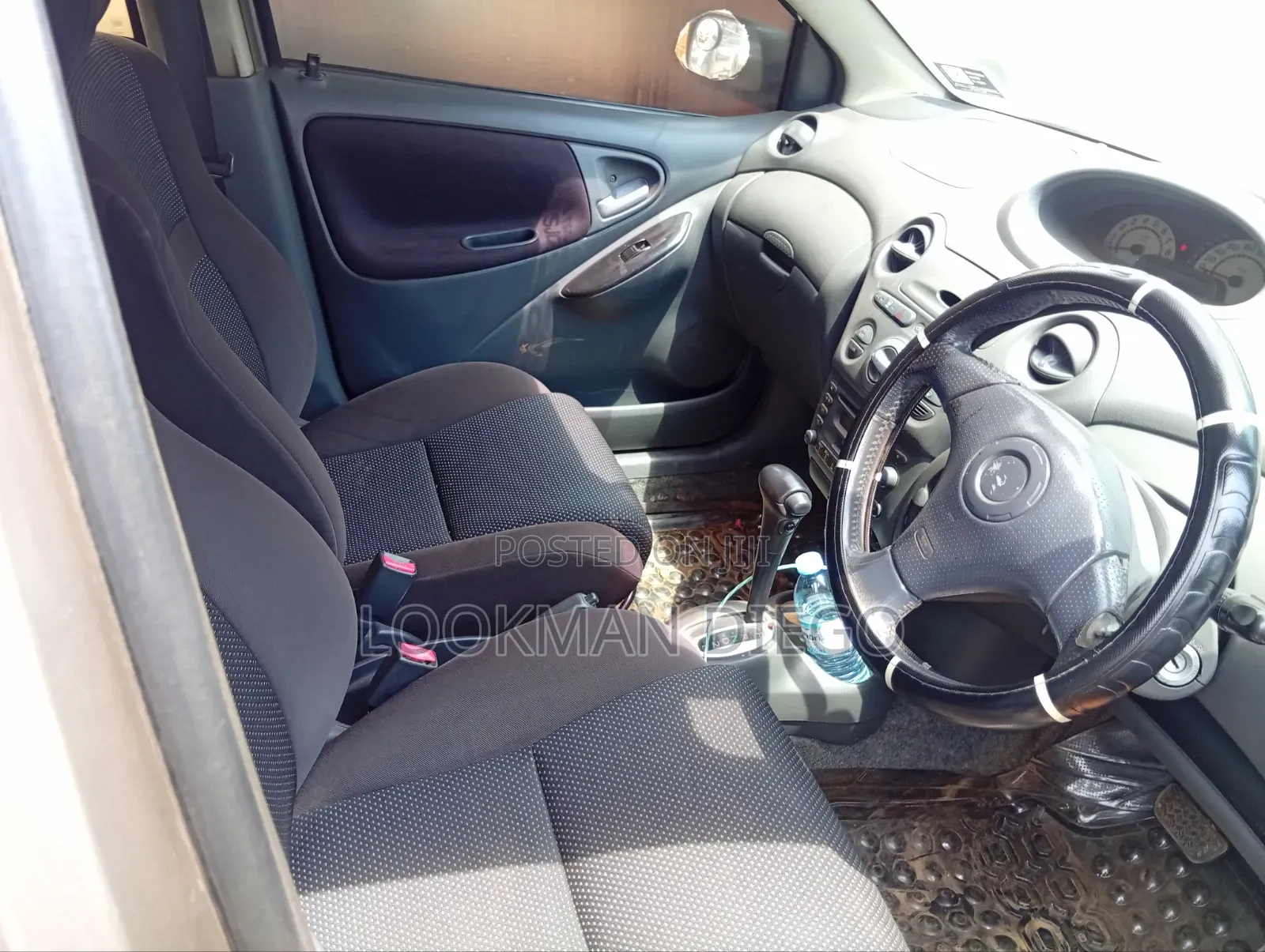 Toyota Vitz 2002 Silver