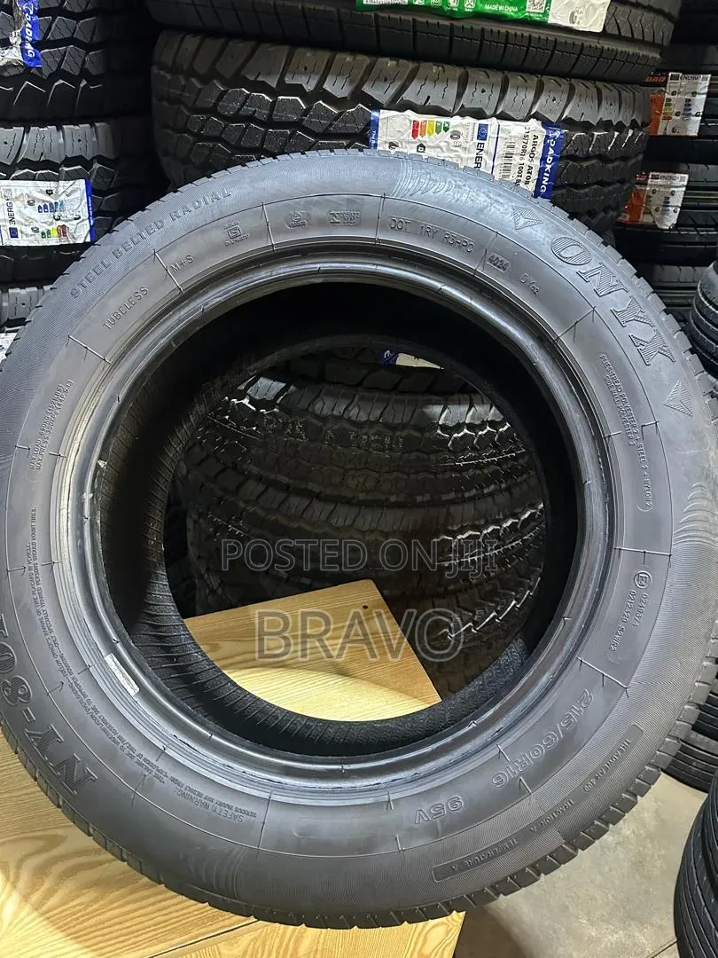 215/60r16 Onyx for Mark X in Good Condition