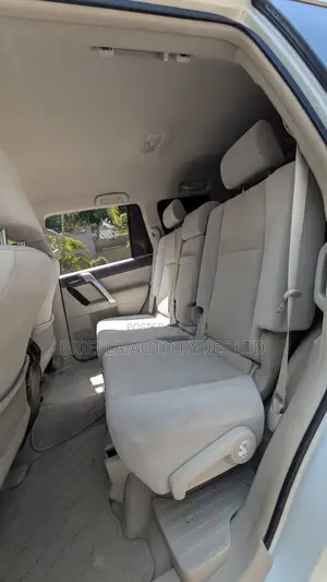 Toyota Land Cruiser Prado 2018 Off white