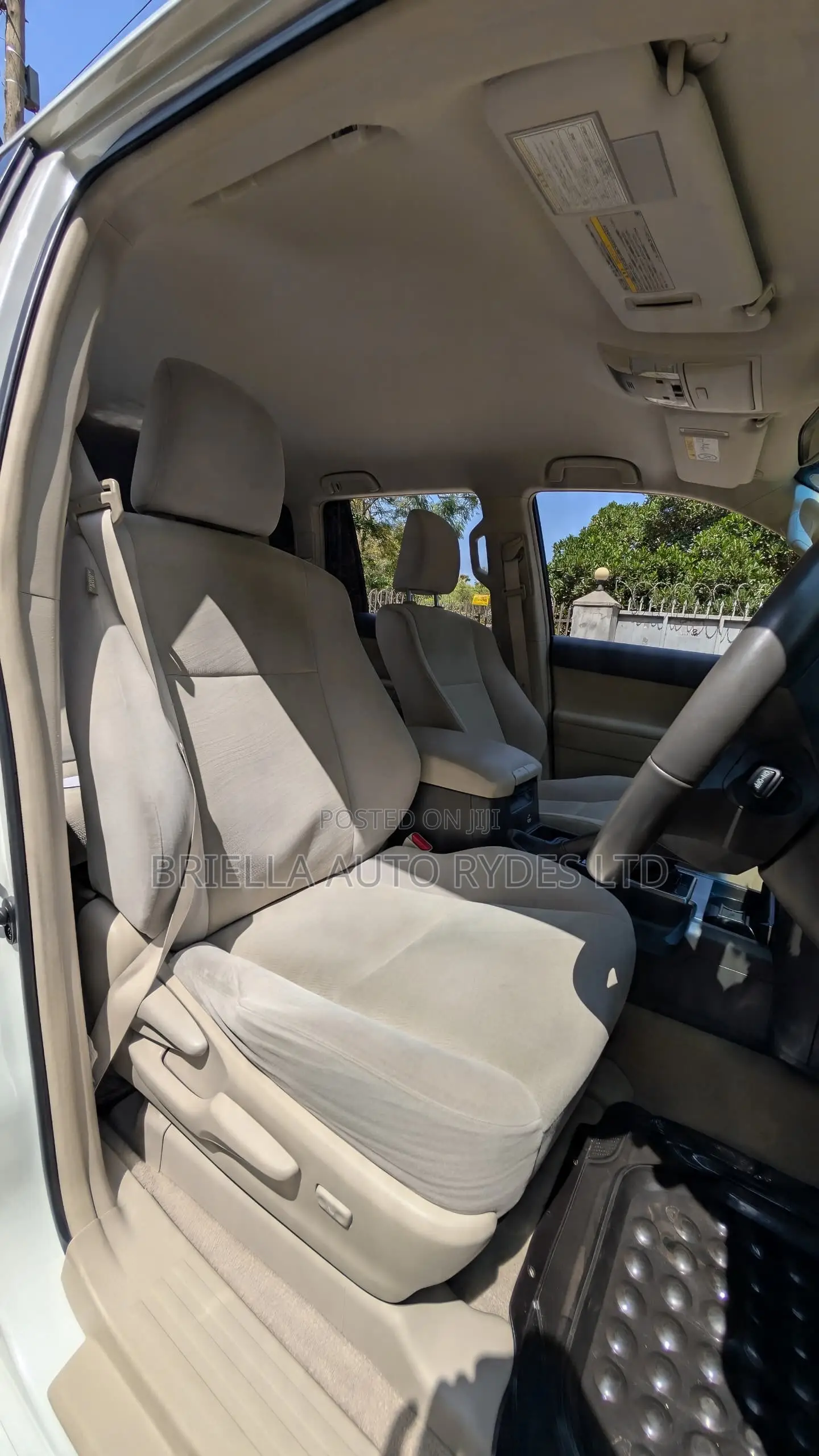 Toyota Land Cruiser Prado 2018 Off white