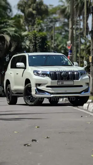 Toyota Land Cruiser Prado 2018 Off white