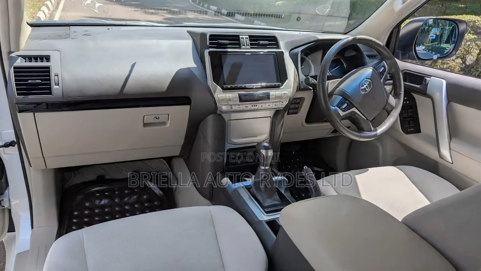 Toyota Land Cruiser Prado 2018 Off white