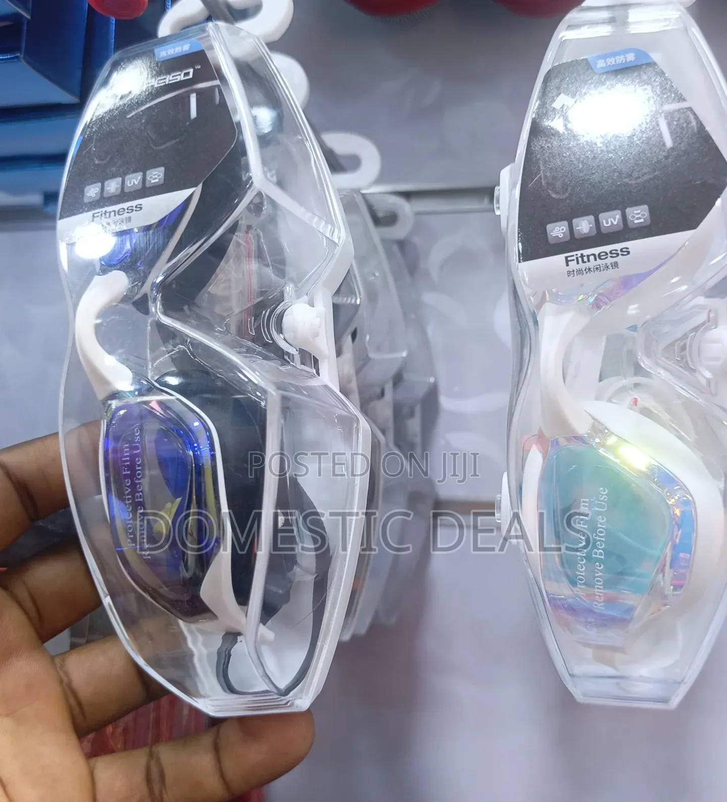 Unisex Swimming Goggles Feature Anti-Fog Mirrored Lenses