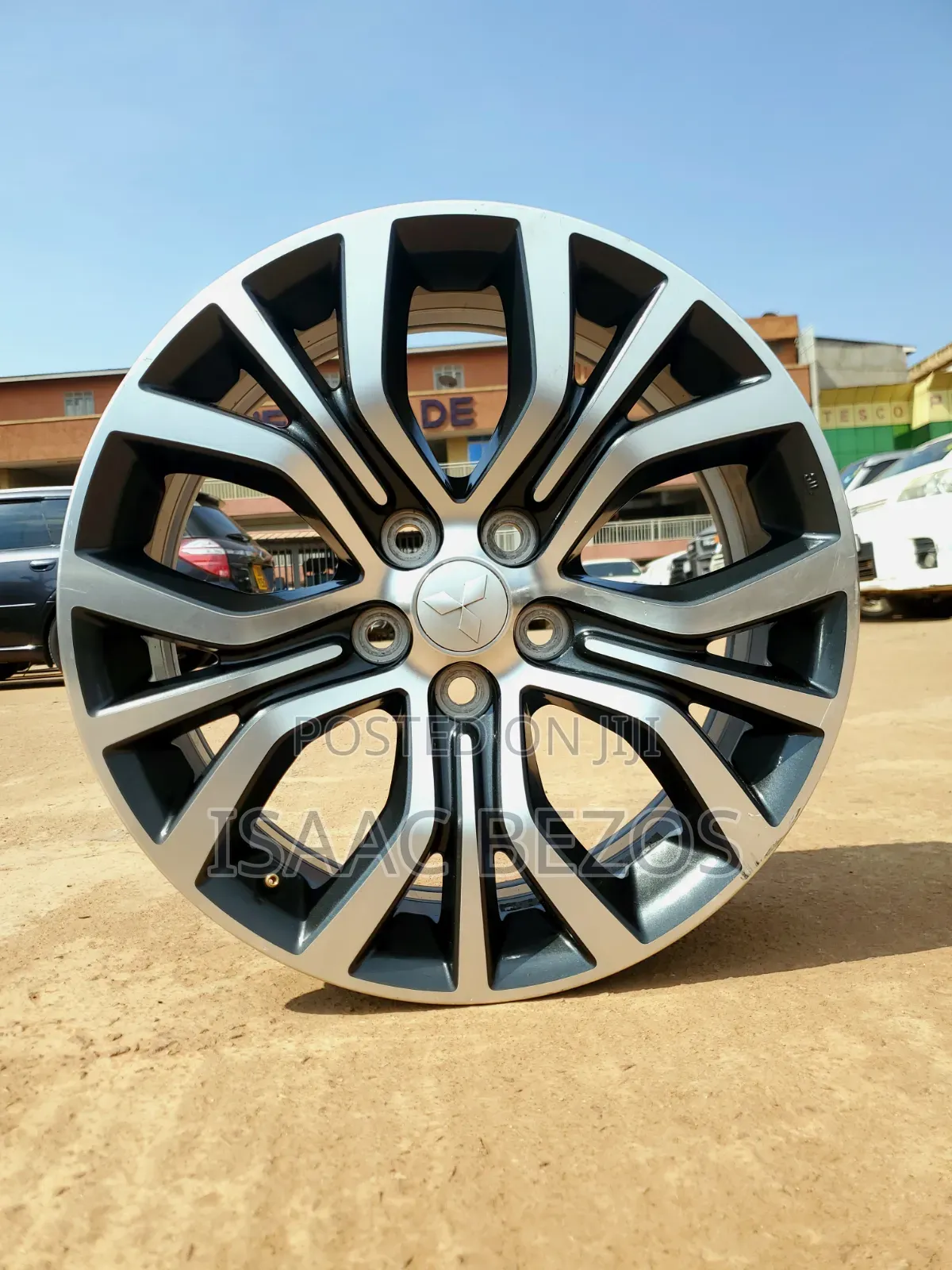 Mitsubishi Out Lander Size 18