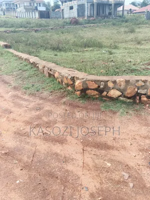 100 X 100 With Land Title