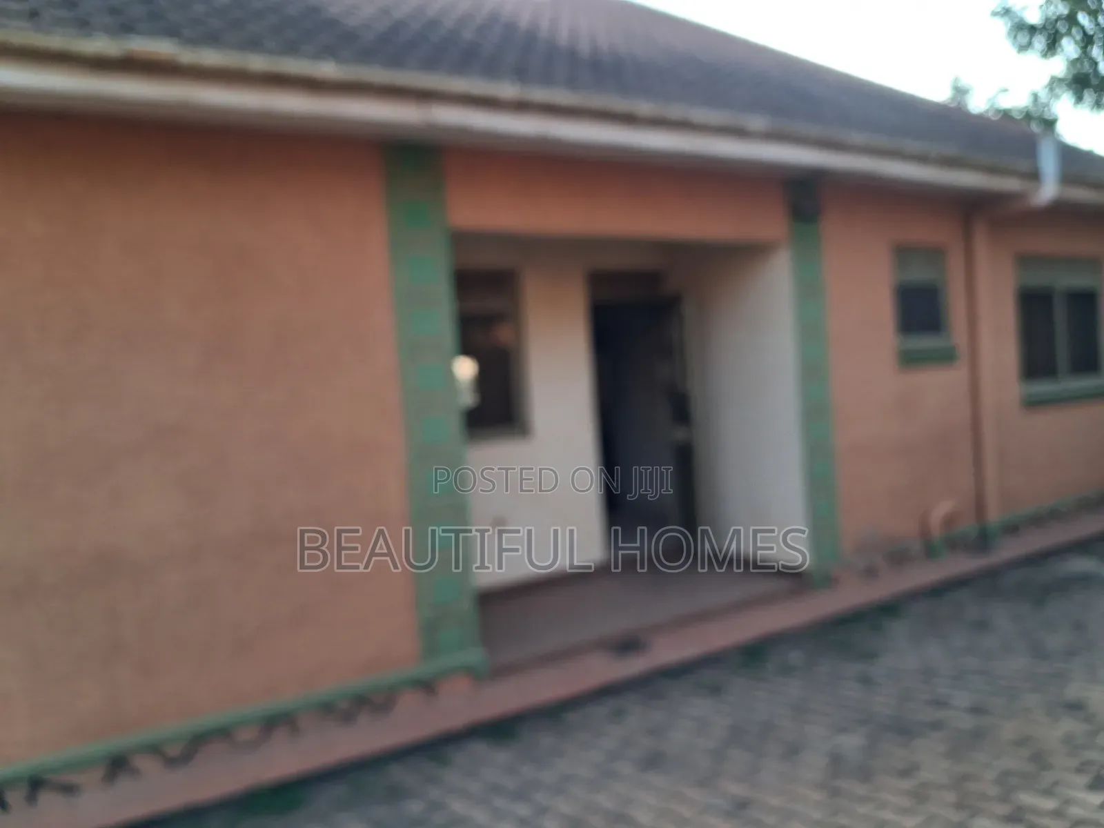 Furnished 4bdrm House in Kira Town for sale