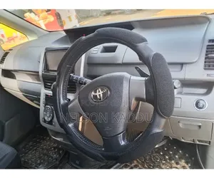 Toyota Noah 2008 Silver