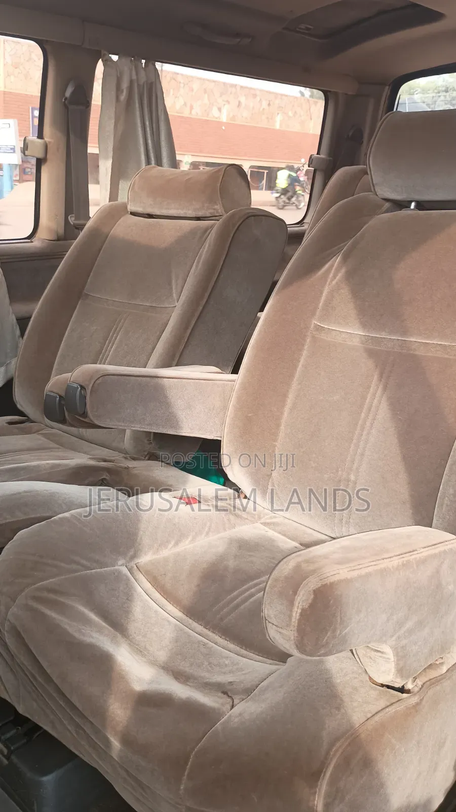 Toyota HiAce 2000 Grey