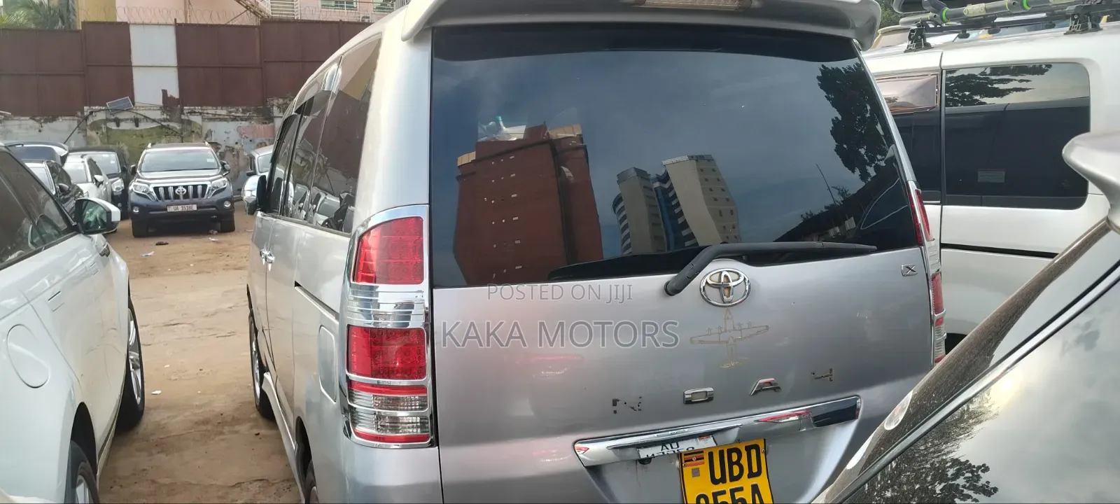 Toyota Noah 2006 Silver