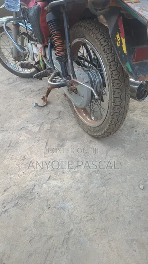 Bajaj Boxer 100 2000 Red