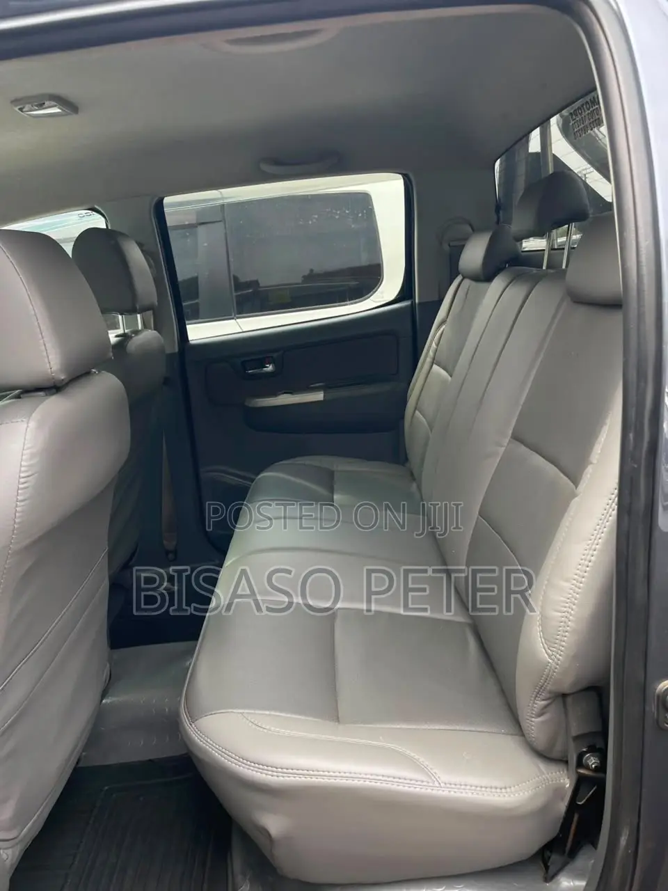 Toyota Hilux 2012 Gray