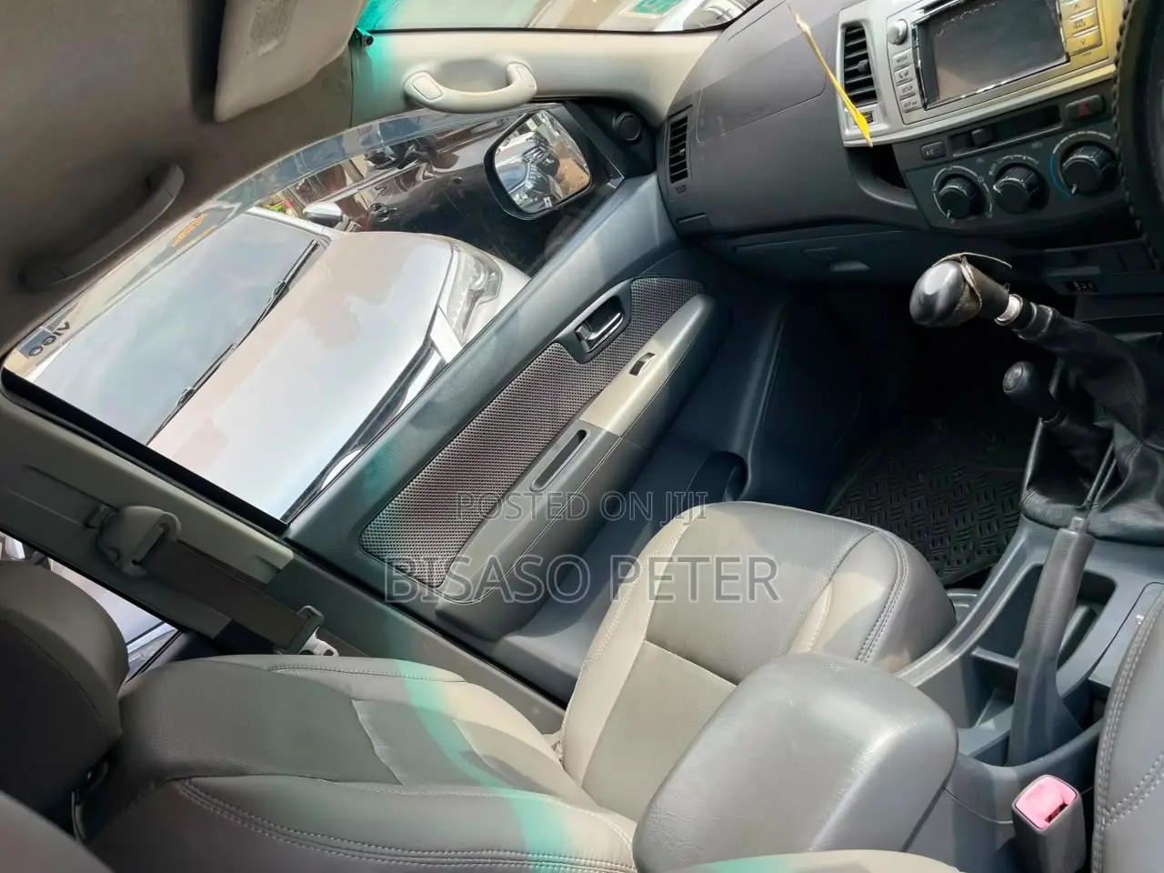 Toyota Hilux 2012 Gray