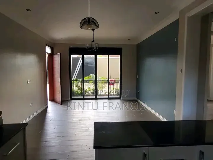 2bdrm House in Bukoto, Central Division for rent