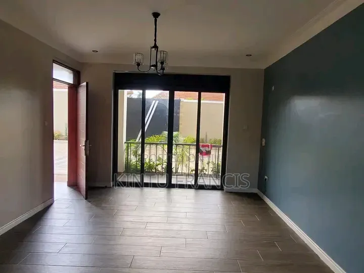2bdrm House in Bukoto, Central Division for rent