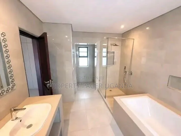5bdrm Duplex in Naguru, Nakawa for rent