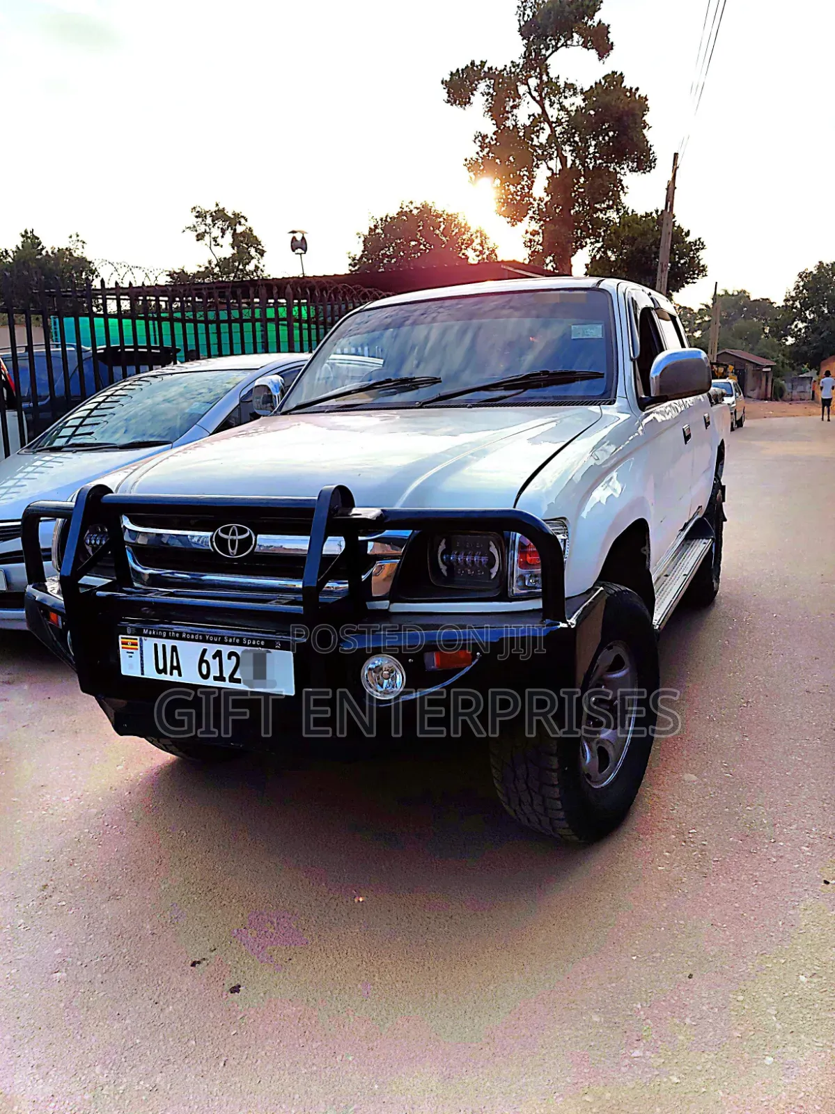 Toyota Hilux 1998 White
