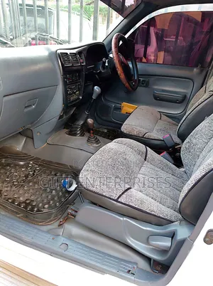 Toyota Hilux 1998 White