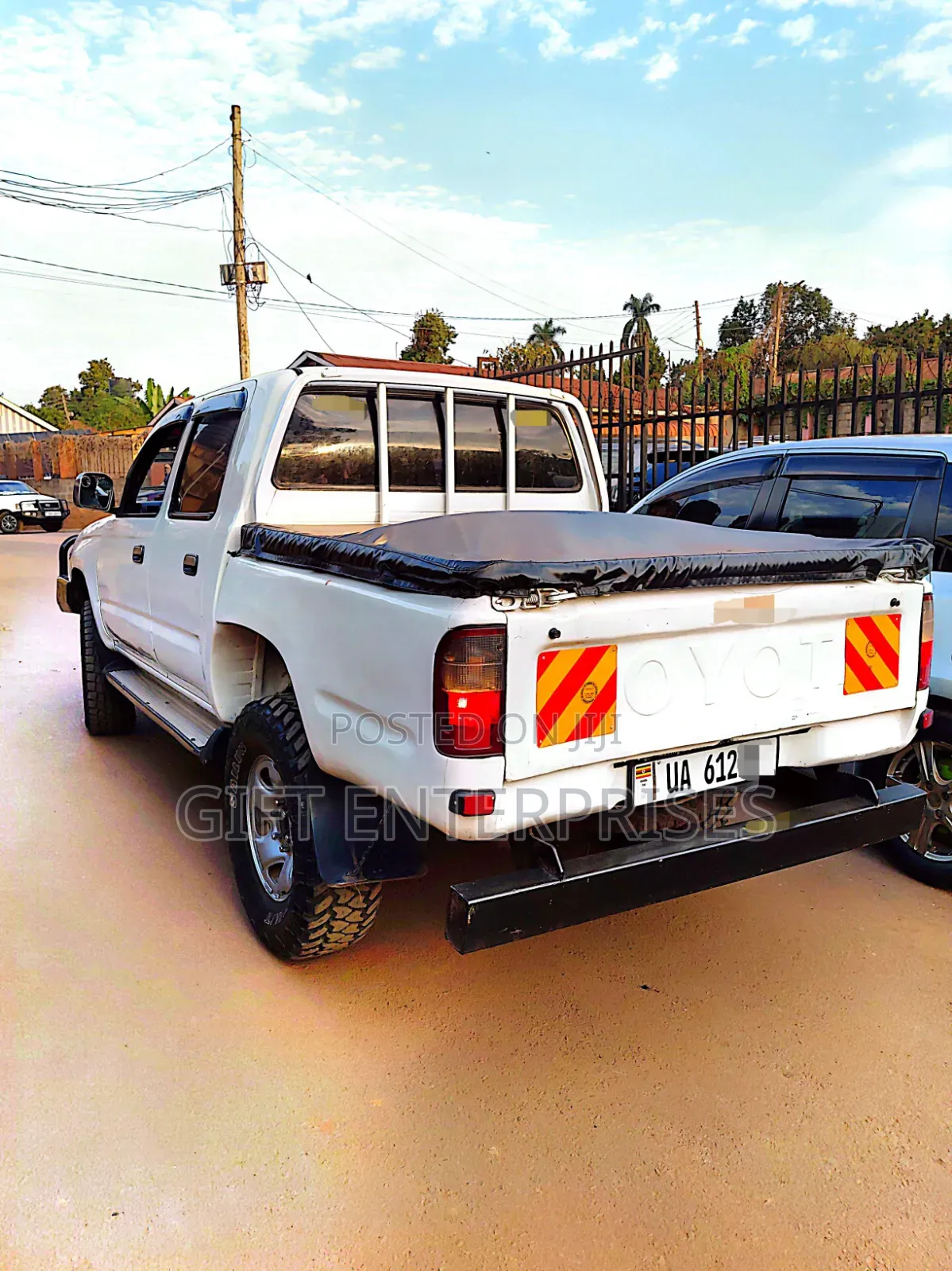 Toyota Hilux 1998 White