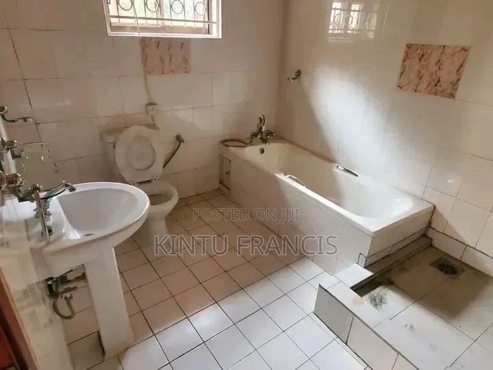3bdrm House in Standalone Kisaasi, Central Division for rent