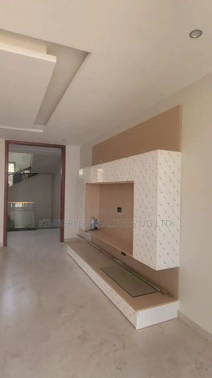 6bdrm House in Division A for sale