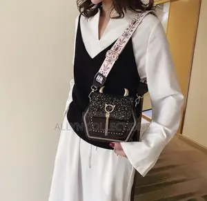 Simple Cross Bag