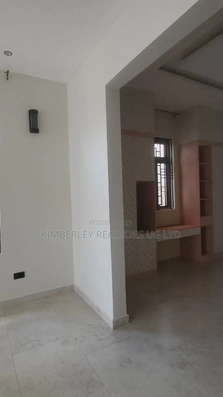 6bdrm House in Division A for sale