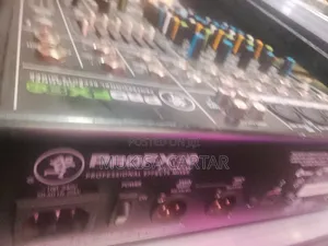 Mackie Profx8v2