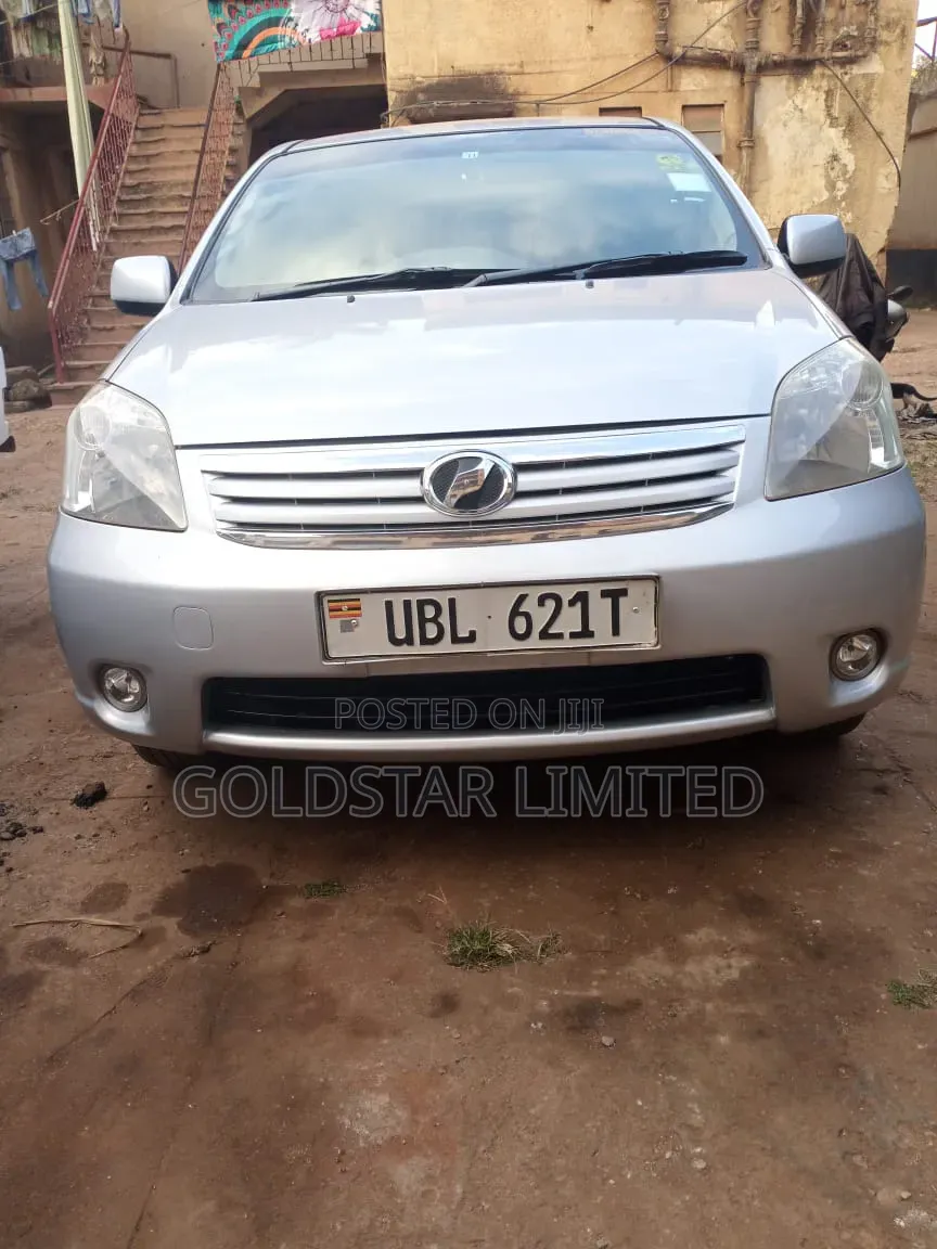 Toyota Raum 2008 Silver