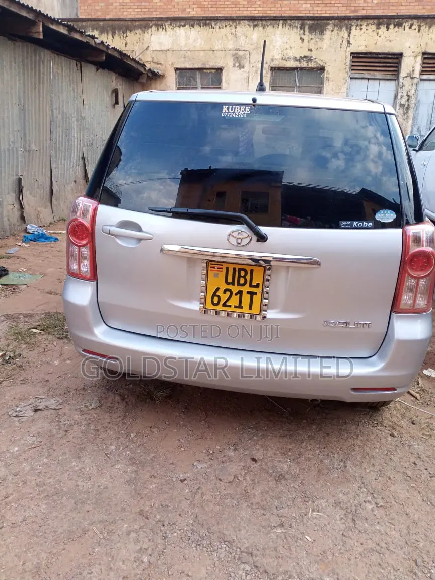 Toyota Raum 2008 Silver