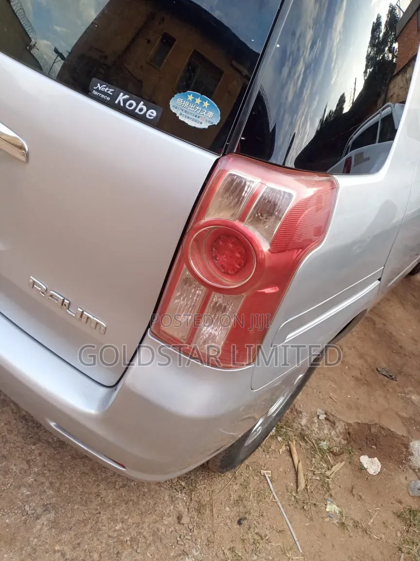 Toyota Raum 2008 Silver