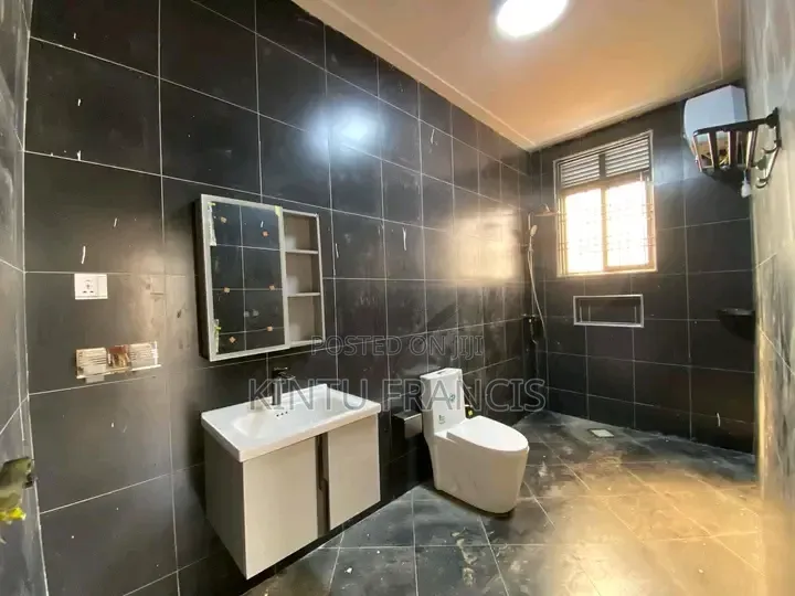 2bdrm House in Kisaasi, Central Division for rent