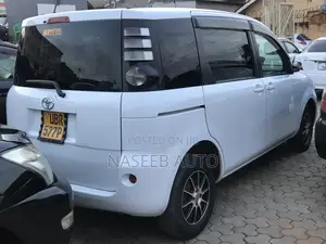 Toyota Sienta 2008 White