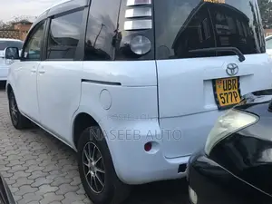Toyota Sienta 2008 White