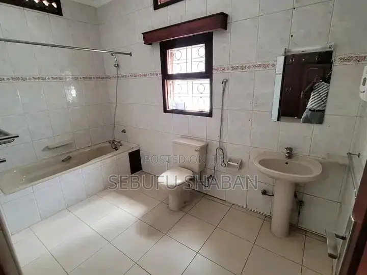 3bdrm House in Standalone Kisaasi, Central Division for rent