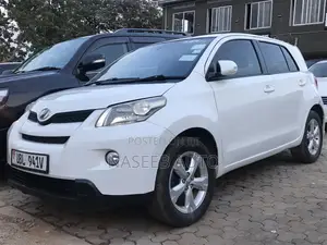 Toyota IST 2008 White