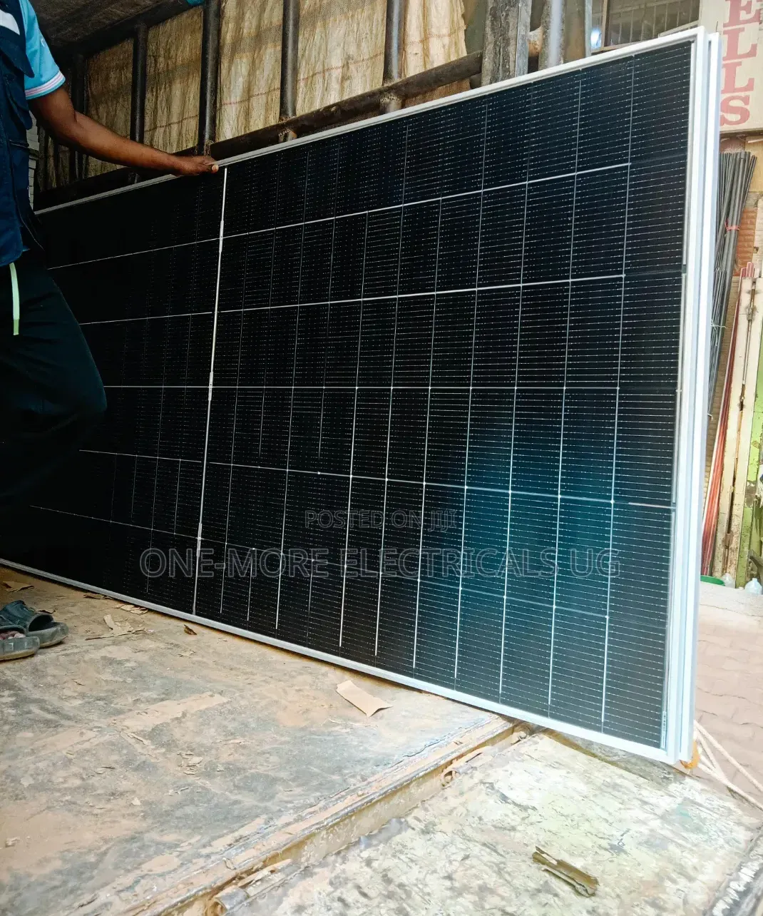 Mono Crystalline Solar Panels 650w/24volts Double Sided Glass