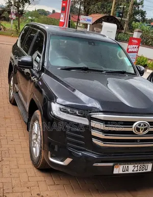 LC300 Series Landcruiser V8 for Rent/Hire