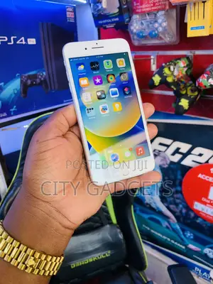 Apple iPhone 8 Plus 64 GB White