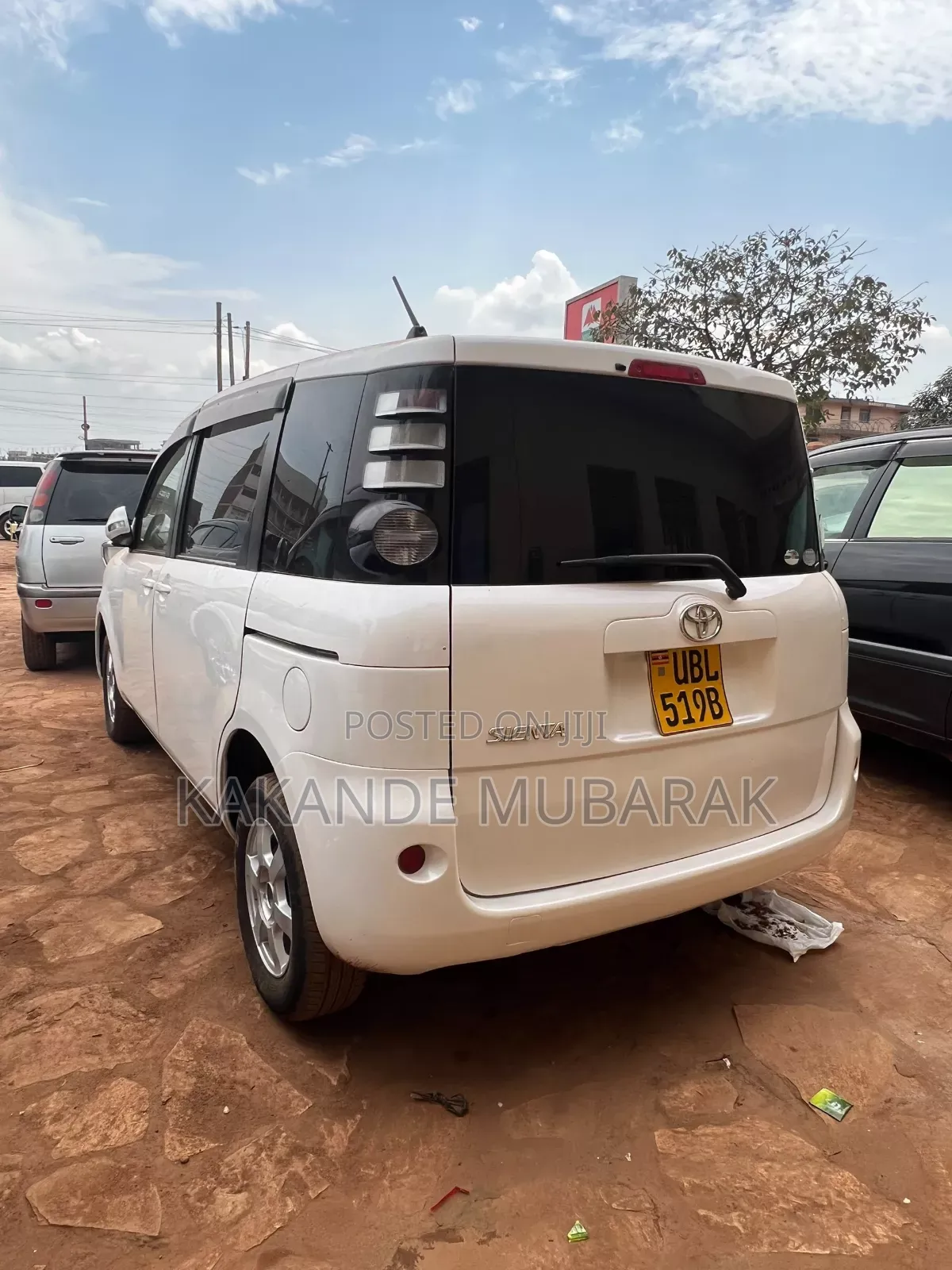 Toyota Sienta 2010 White