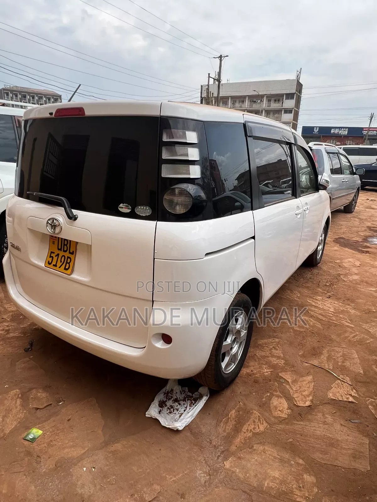 Toyota Sienta 2010 White