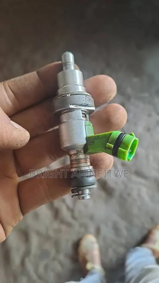 Fuel Rail and Nozzles for Toyota Noah 1az.
