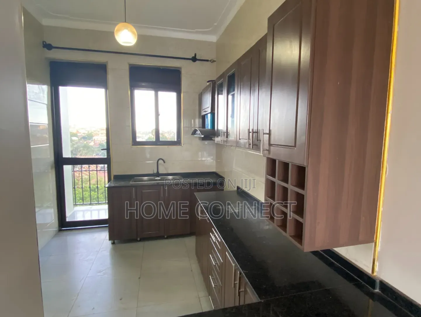 3bdrm Apartment in Muyenga, Central Division for rent