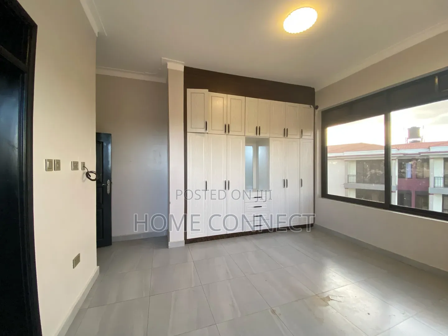 3bdrm Apartment in Muyenga, Central Division for rent