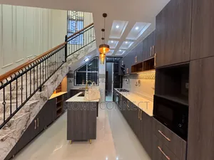 6bdrm Duplex in Lubowa, Central Division for sale